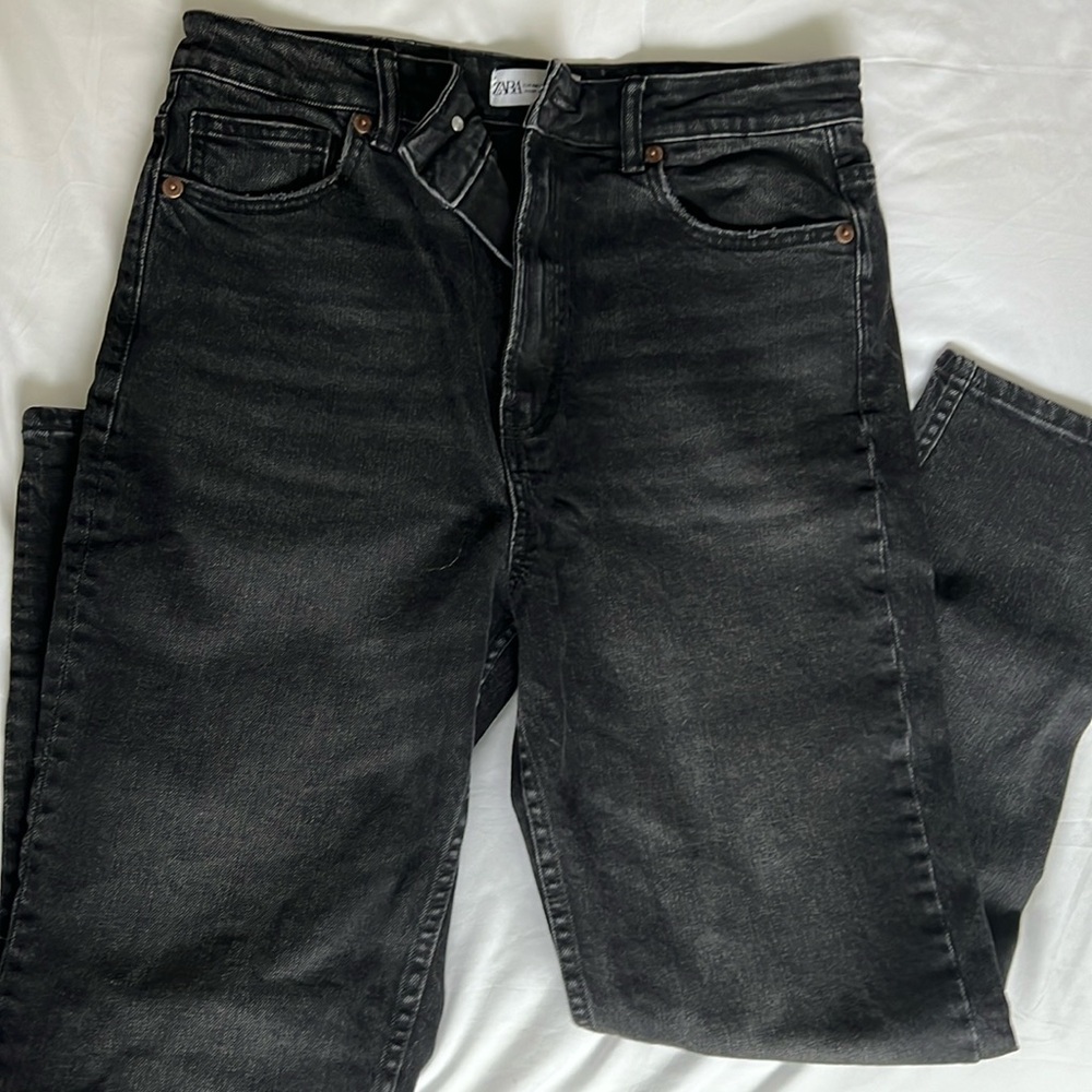 Mom fit Zara jeans- size 8